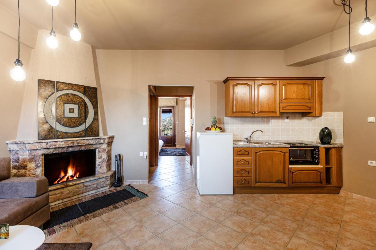 Deluxe Apartments By White Hills Arachova Bagian luar foto