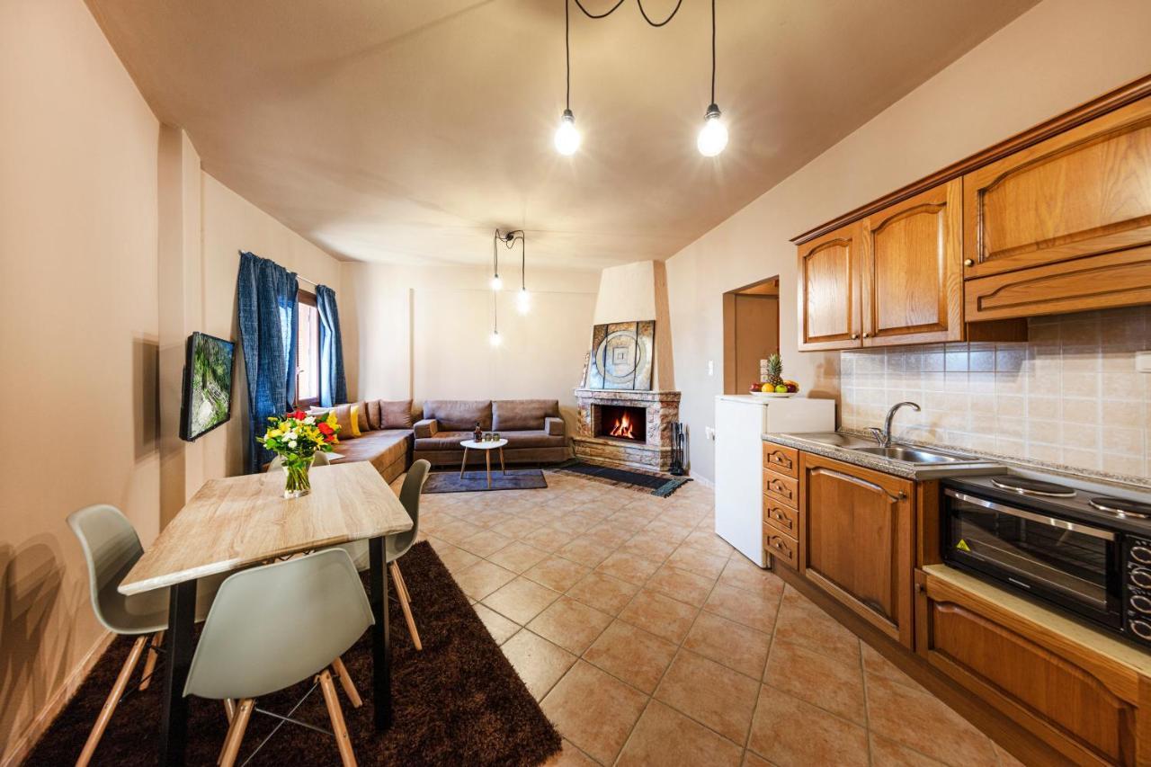 Deluxe Apartments By White Hills Arachova Bagian luar foto